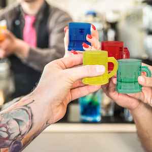 Vaso de <span class=keywords><strong>Cerveza</strong></span> de Plástico Transparente de 2 oz con Asa, Mini Vaso de <span class=keywords><strong>Cerveza</strong></span>, Vaso de Chupito con Forma de Vaso de <span class=keywords><strong>Cerveza</strong></span>, Vaso de Chupito de Plástico - Product Image 4