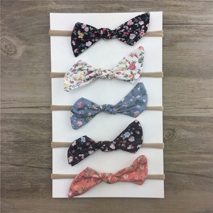 Di Vendita superiore Del Bambino Accessori Dei <span class=keywords><strong>Capelli</strong></span> Della Ragazza Floreale Stampato Scuola Dell'arco Dei <span class=keywords><strong>Capelli</strong></span> Per La Promozione - Product Image 2