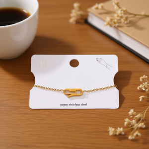 Bracciale in acciaio inossidabile stile graffetta, tono oro, design minimalista per donna, gioielli alla moda - Product Image 2