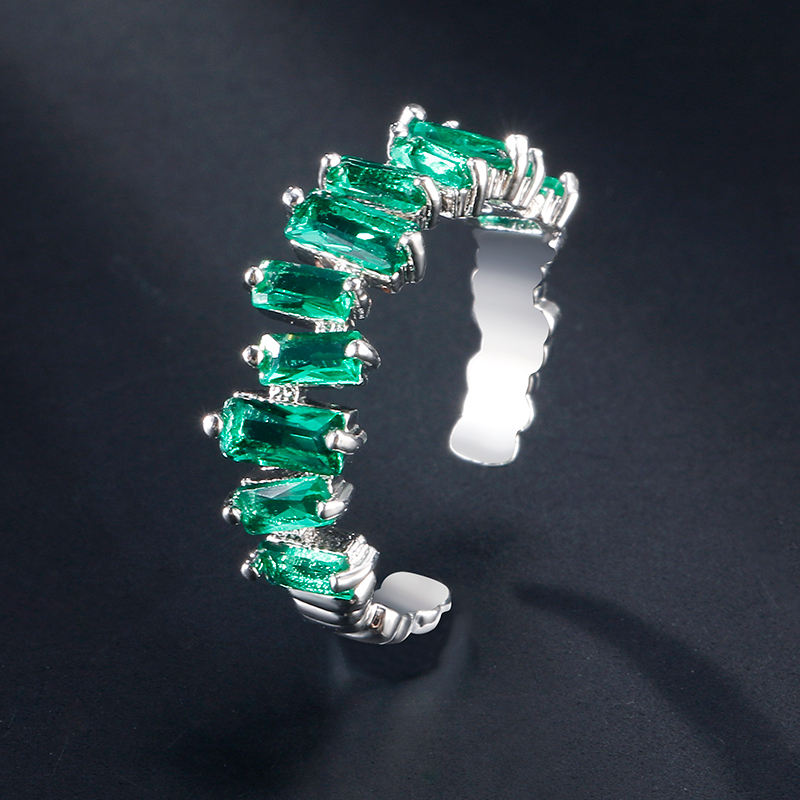 สีเขียว