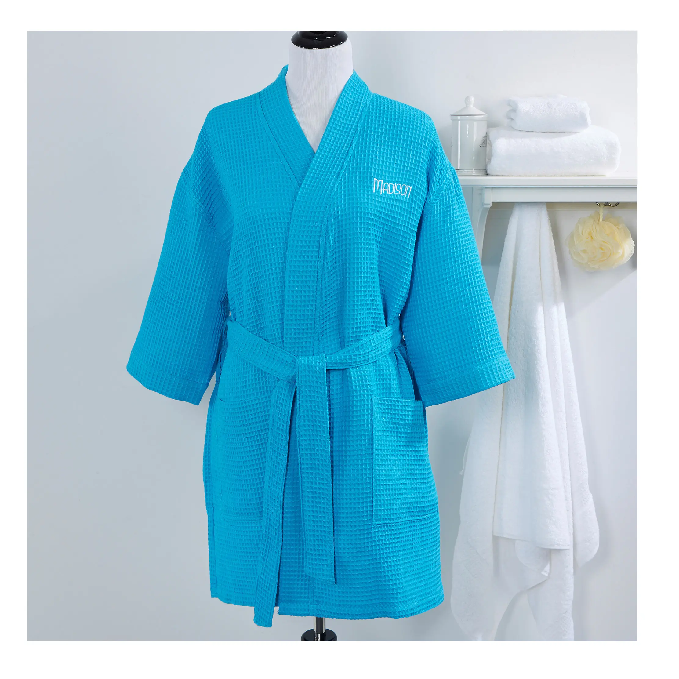 Grosir Jubah Mandi Spa 100% Katun Bordir Uniseks Murah Katun Putih Jubah Mandi Pria Jubah Spa Wafel untuk Hotel