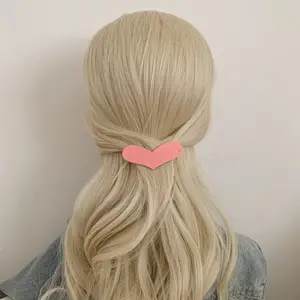 Mollette per capelli con cuore di fabbrica all'ingrosso con scritta debossate per capelli coreani clip per capelli in acetato per ragazze