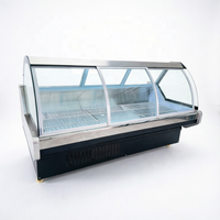 Vitrine réfrigérée pour charcuterie avec portes incurvées en verre (avant et arrière), refroidissement direct pour aliments cuits et viandes fraîches