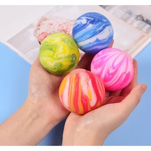 Pelota Antiestrés de TPR Arcoíris, Juguete Recomendado para Apretar y Relajarse, para Niños de 5 a 7 Años, Gran Venta - Product Image 6