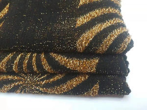 Tela de punto jacquard de LICRA de nylon de hilo metálico dorado teñido liso personalizado popular chino con lurex para prendas de vestir - Product Image 6