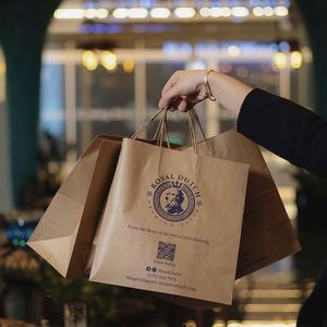 Bolsa de Papel Kraft con Asa y Logotipo Personalizado 2024, Bolsa Ecológica y Resistente para Compras y Comida para Llevar - Product Image 1