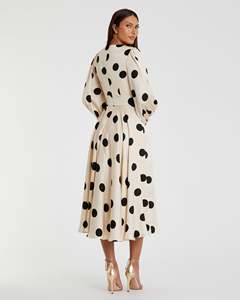 Produttore di Abbigliamento Personalizzato OEM, Abito Lungo Estivo da Donna con Scollo a V, <span class=keywords><strong>Maniche</strong></span> <span class=keywords><strong>Lunghe</strong></span>, Stampa a Pois e Vita Alta - Product Image 3