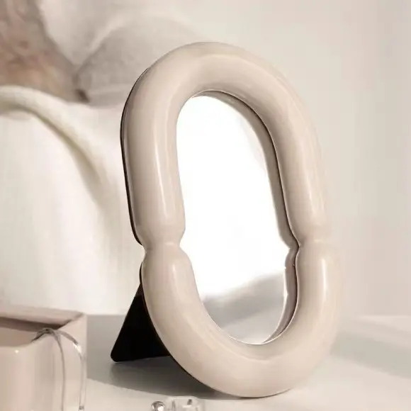 Белое нерегулярное керамическое зеркало в рамке декоративное зеркало для макияжа