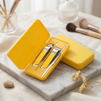 Ensemble de manucure et pédicure jaune en acier inoxydable, kit de coupe-ongles portable, outils de toilettage avec étui pour les voyages
