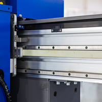 Individualisierbare großformatige uv-flachbettdruckermaschine industrielle flachbett-tintenstrahlmaschine für firmenlogo