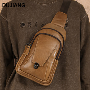 Bolso de pecho Dujiang para hombre, de cuero genuino, bandolera con bolsillo con cremallera para uso diario, color marrón - Product Image 1