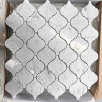 Mosaïque de marbre, mélange de fleurs, motif de mosaïque, carrelage hexagonal, lanterne, mosaïque