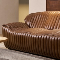 Canapé en cuir de style rétro américain, vintage, petit appartement, salon, trois places, mobilier design unique