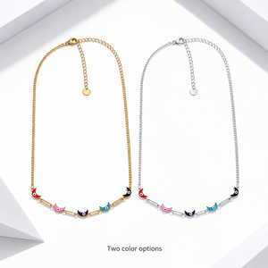 Collier en forme de croissant de lune en acier inoxydable avec options de couleur or et argent, chaîne réglable de 45 cm - Product Image 1
