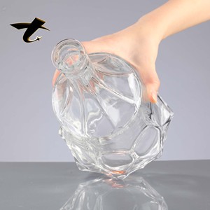Bouteilles en verre personnalisées pour boissons 500ml 700ml 750ml Vin Whisky Tequila avec bouchon en liège et joint d'étanchéité pour la marque Brandy - Product Image 3