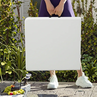 Table pliable HDPE blanche de 6 pieds, salle à manger extérieure portable et légère pour hôtels, parc, cour, extérieurs en métal et fer