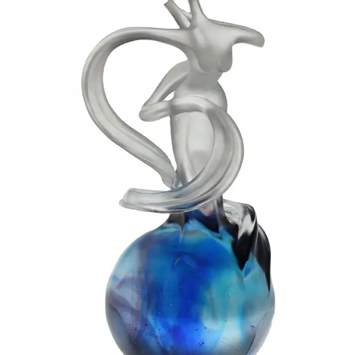 Escultura de cristal personalizada de alta gama escultura de fundición de cera perdida de cristal para decoración del hogar