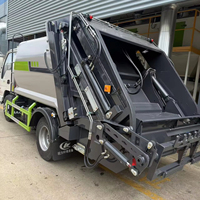 Camion à ordures à chargement arrière, camion compacteur de déchets, camion de collecte des déchets pour les déchets municipaux et résidentiels, directement de l'usine