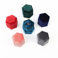 Boîte à bagues de mariage vintage en bois acrylique noir hexagonal, double logo blanc personnalisé, en velours rose, pour couple, vente en gros