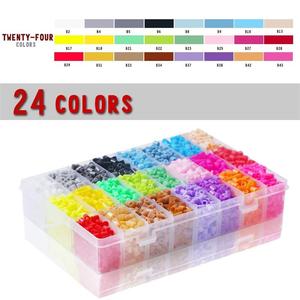 <span class=keywords><strong>Kit</strong></span> de 7000 perles fusibles de 5 mm, 24 couleurs, 72 motifs, ensemble de perles fondantes, fournitures d'art et d'artisanat pour enfants, jouets, cadeau de Noël et d'anniversaire - Product Image 3