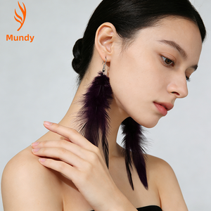 <span class=keywords><strong>D</strong></span>écoration <span class=keywords><strong>d</strong></span>'oreille en plumes directement <span class=keywords><strong>de</strong></span> l'usine - Bijoux bohèmes pour fêtes, mariages, cadeaux <span class=keywords><strong>de</strong></span> demoiselles <span class=keywords><strong>d</strong></span>'<span class=keywords><strong>honneur</strong></span>, usage quotidien et <span class=keywords><strong>d</strong></span>écontracté - Product Image 1