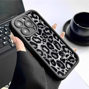 เคสโทรศัพท์มือถือกันกระแทก TPU ลายเสือดาว<span class=keywords><strong>สี</strong></span>ดำ<span class=keywords><strong>เงิน</strong></span> รุ่น Art Silver Black Leopard Print Ladder Lens Style สำหรับ Samsung Galaxy A07 A17 A56 S26 Ultra - Product Image 5