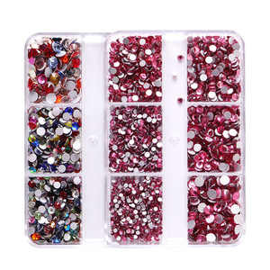 Set de Diamantes de Imitación para Uñas de Marca Privada, 6 Compartimentos, Base Plana, Cristales Rosados, Diamantes Redondos Blancos de Vidrio, Combinación de Joyería Mixta - Product Image 1