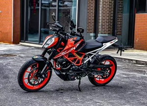 Para motocicletas naked de 398.7cc y un solo cilindro, refrigeradas por líquido, tipo <span class=keywords><strong>390</strong></span> <span class=keywords><strong>Duke</strong></span> Sportbikes, con suspensión ajustable WP APEX y ABS para curvas. - Product Image 5