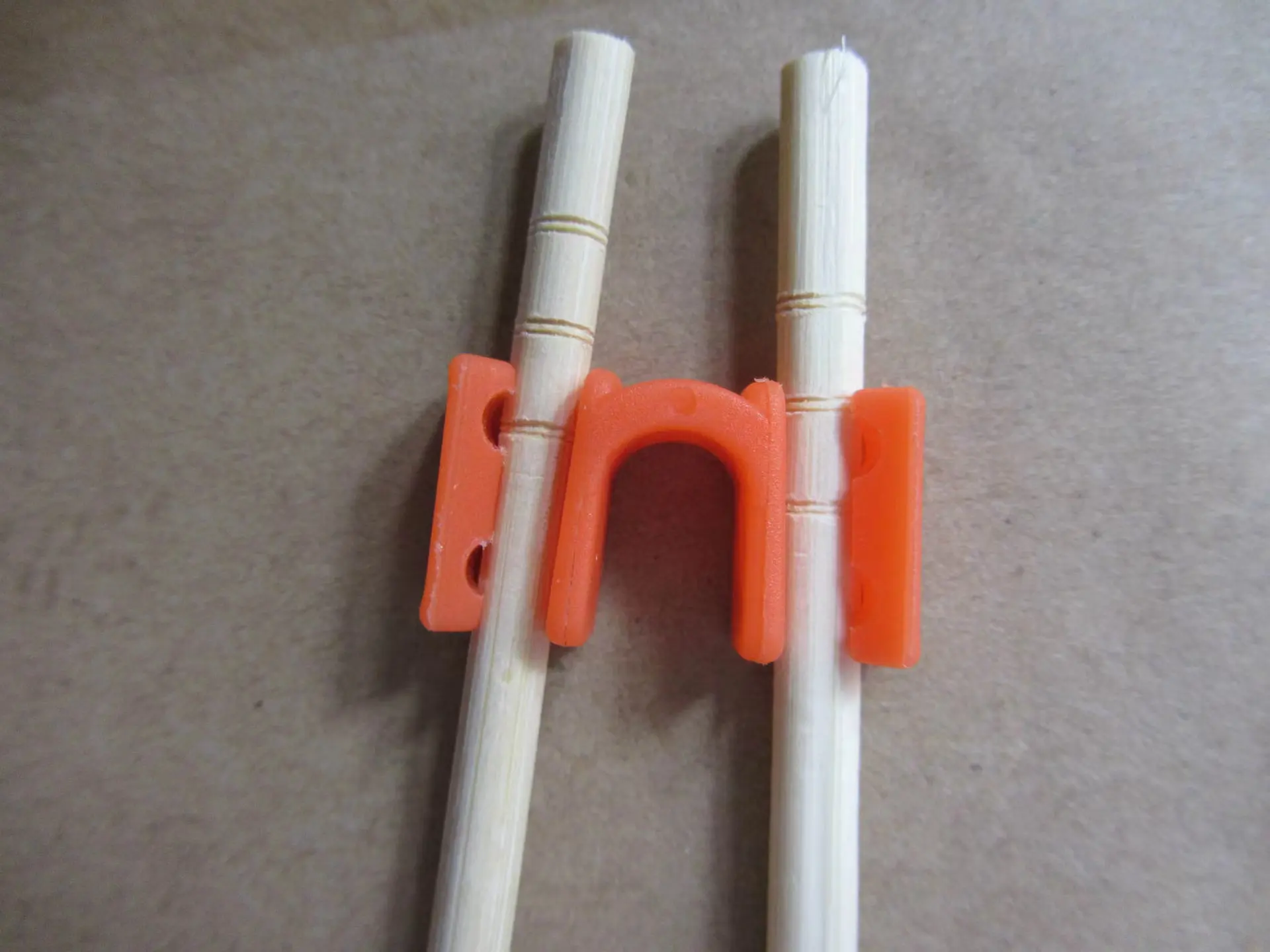 उच्च गुणवत्ता बांस शिल्प फैक्टरी Chopstick सहायक बच्चे चीनी काँटा प्रशिक्षण बच्चे Chopstick धारक