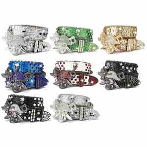 Cinturón unisex popular con tachuelas de diamantes de imitación, hebilla de calavera de aleación y correa de cuero vacuno brillante. - Product Image 2