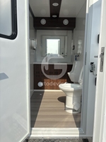 Remorque WC portable à 2 postes, toilettes mobiles personnalisées avec climatisation, réservoirs d'eau et livraison mondiale