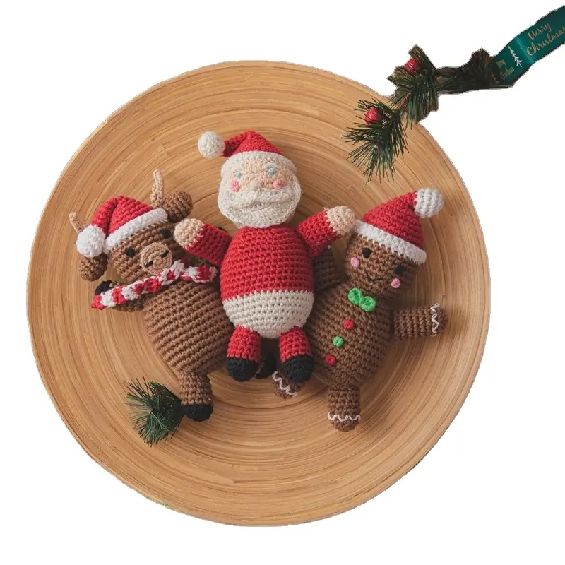 도매는 산타 캐릭터 크리스마스 선물 유기농면 크로 셰 뜨개질 장난감 나무 딸랑이 아기 Teether 장난감 세트를 사용자 정의 할 수 있습니다