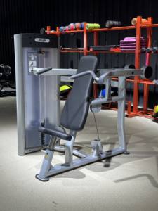 Machine de musculation professionnelle <span class=keywords><strong>World</strong></span> Gym Equipment Cup de haute qualité à vendre – Presse à épaules assise pour usage commercial en salle de sport - Product Image 2