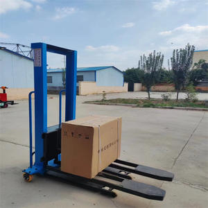 Carretilla elevadora eléctrica pequeña personalizable con elevador hidráulico de control remoto y apilador de carga empujado a mano - Product Image 4