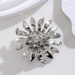 Sunflower Corsage Gold Plated Alloy Brooch Colourful Rhinestone Drilled Design Women Luxury Engagement Wedding Gift Jewelry - Product Image 5