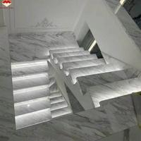 Marches d'escalier intérieures en marbre blanc jugoslovain naturel antidérapant et durable, découpées sur mesure pour villa, design moderne