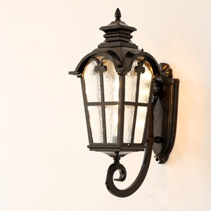 Lampe murale extérieure traditionnelle LED en alliage d'aluminium, étanche, blanc chaud 3500K, angle de faisceau de 20 degrés, garantie 10 ans, dimmable - Product Image 2