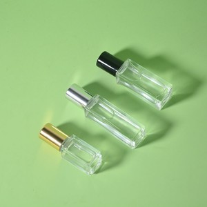 زجاجة عطر فاخرة شفافة سوداء مربعة الشكل سعة 10 مل (<span class=keywords><strong>1</strong></span>/3 أونصة) و20 مل مع كرة معدنية للعطور والزيوت العطرية - Product Image 4