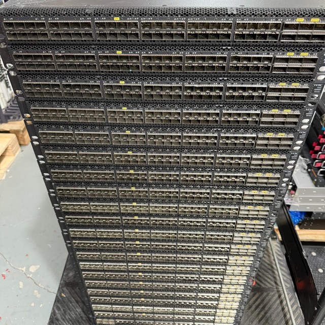 H3C S6860-54HF Core Enterprise Switch with 48 10-Gigabit Optical Ports 4 40-Gigabit Ports 2 100-Gigabit Ports VLAN Support