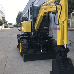 Hydraulic Excavator 4 Ton Wheel <b>Small</b> Digger <b>Machine</b> for Sale - Product Image 5