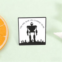 Badge en émail sur le thème des personnages de films vintage pour sac, chapeau, vêtement et ornement de style personnel