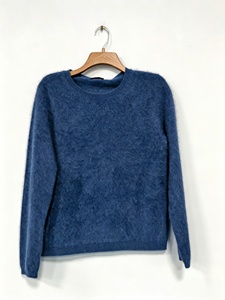 Pull à col rond en cachemire 100% pour femme, effet brossé. - Product Image 5
