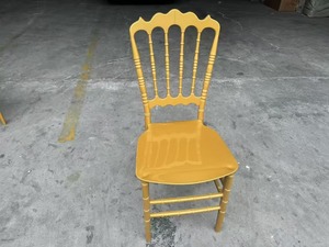 Nuova Sedia da Matrimonio di Lusso con Schienale a O, Design Floreale Traforato in Metallo con Cuscino - Product Image 4