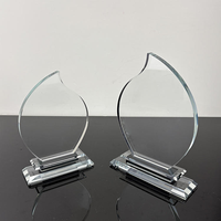 Prix du trophée en cristal de plaque en forme de flamme vierge avec base noire