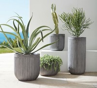 Jardinières élégantes en ciment blanc à rayures, pots de fleurs d'extérieur en fibre de verre, pots de plantes d'intérieur et d'extérieur en fibre de verre, vente en gros