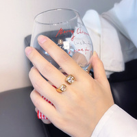 Bague ouverte en acier inoxydable plaqué or PVD 18 carats avec zircon cubique taille princesse, étanche et inaltérable, pour femme