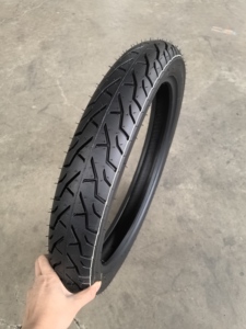 <span class=keywords><strong>Pneu</strong></span> de moto noir à prix compétitif en promotion 2.75-17 2.50-18 300-17 sans chambre à air - Product Image 3