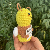 Énergie positive abeille câlin poche Mini laine tricot poupée à la main en peluche Art déco mobile maison chambre décoration porte-carte