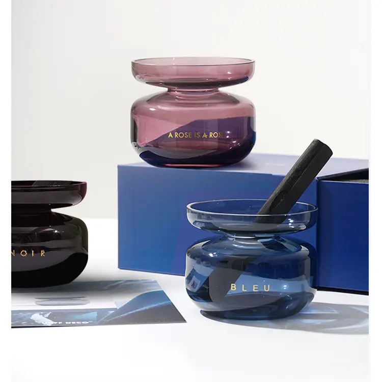 100-150ミリリットルNordic Style Blue Black Pink Empty Glass Reed Diffuser Bottle Fragrance Diffuser JarとBig Natural Rattan Sticks