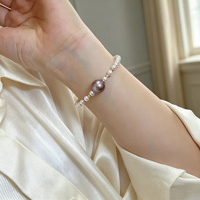 Bracelet élastique en perles d'eau douce blanches rondes naturelles de 4-5 mm, bracelet en perles d'eau douce violettes de 11-12 mm avec boule en or 18 carats pour femmes